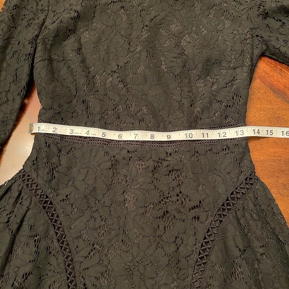 DO + BE lace Bell Sleeve Dress - Picture 13 of 14